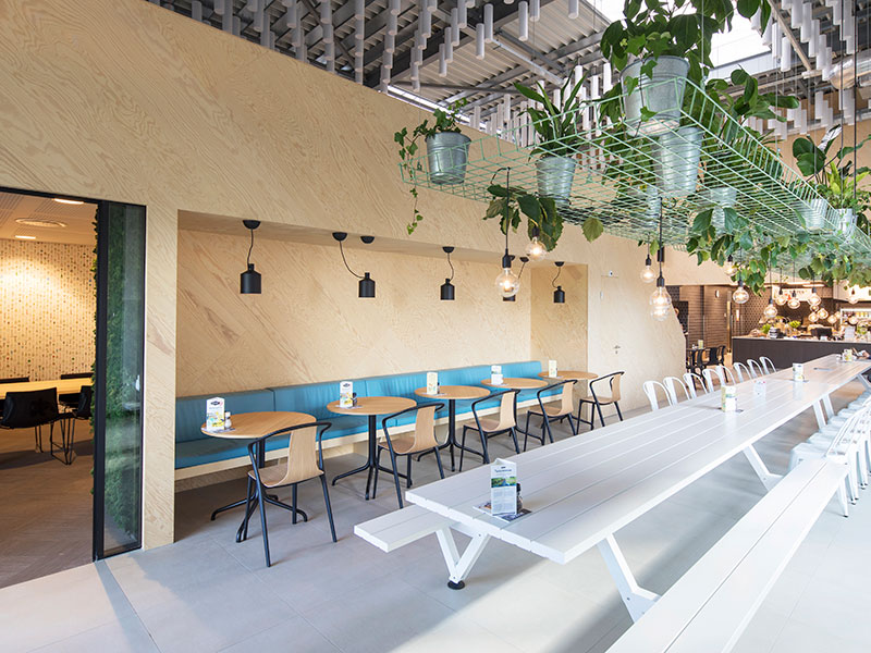 Drentea-kantoormeubilair-kantine-Heering-Office